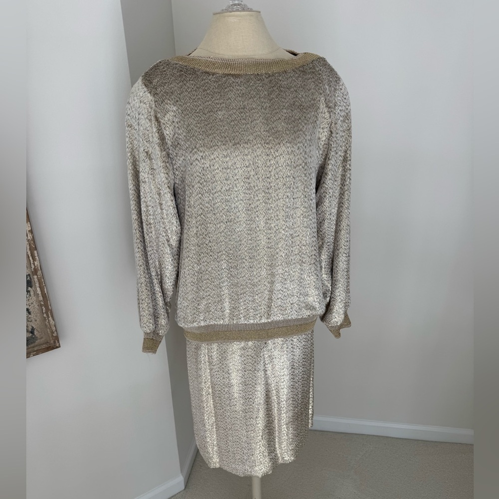 Oscar De La Renta Elegant Metallic Knit Sweater and Skirt Set